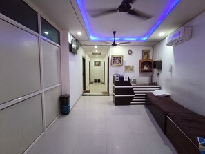 Lobby - Hotel Shriji Nikunj (Mathura)