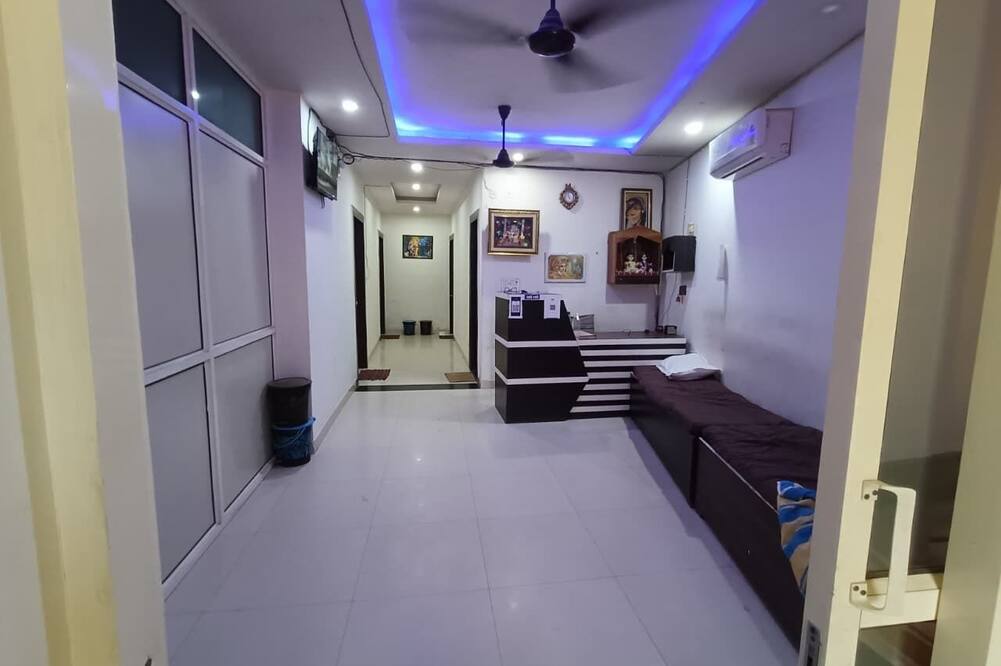 Hotel Shriji Nikunj