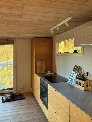 Oven, dishwasher, coffee/tea maker - Wooden cabin in 1.9 hectares of protected nature (Støvring)