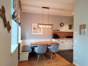 Dining - East Frisian chic in lake-front maisonette (Friedeburg)