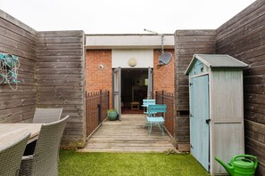 Outdoor dining - GuestReady - Charming Retreat with Patio in Putney (London)