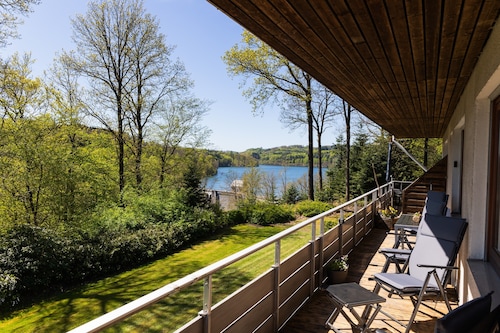 Apartment „Hof Weuste Bigge“ mit Seeblick, Gemeinschaftsgarten und WLAN