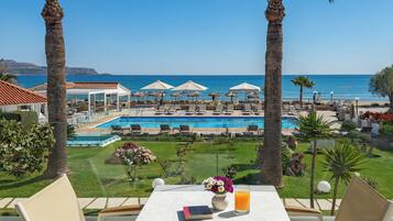 Deluxe Double or Twin Room, Sea View, Beachfront | Outdoor dining