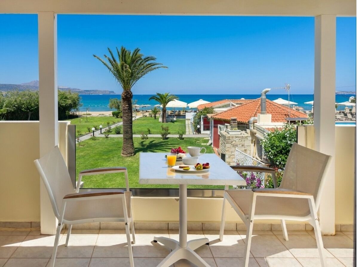 Deluxe Double Room, Sea View, Beachfront | Outdoor dining
