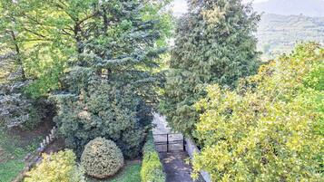 Apartment, Balcony, Garden View | Property grounds