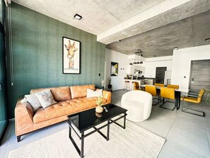 Living area - Big & Modern Apartment with Great Amenities: Children’s Playroom, Pool & Gym! (Nuevo Cuscatlan)