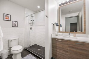 Hair dryer, towels - Cozy City Apartment | Game Room + Pool (Dallas)