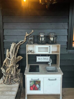 Oven, dishwasher, coffee/tea maker - Nordic summer house in Vejby near Heatherhill (Vejby)