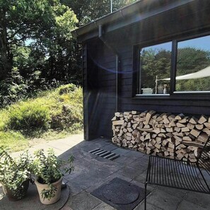 Terrace/patio - 70s house with design, soul, and rustic details (Fjellerup Strand)