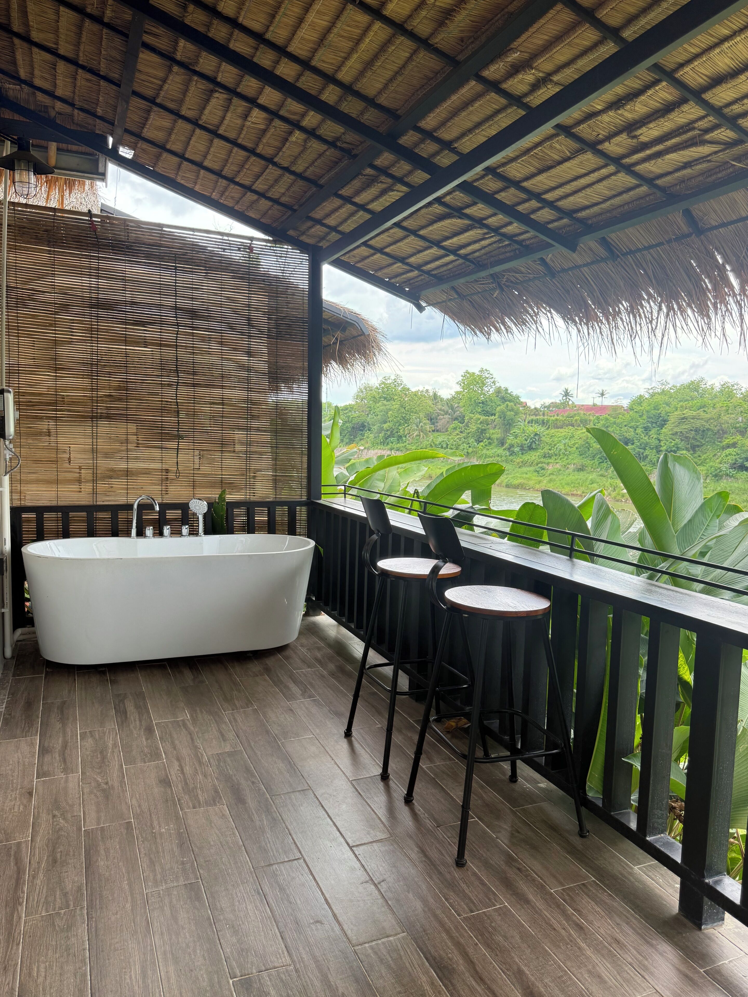 Badewanne und Dusche (separat), Komfortbadewanne, Regendusche