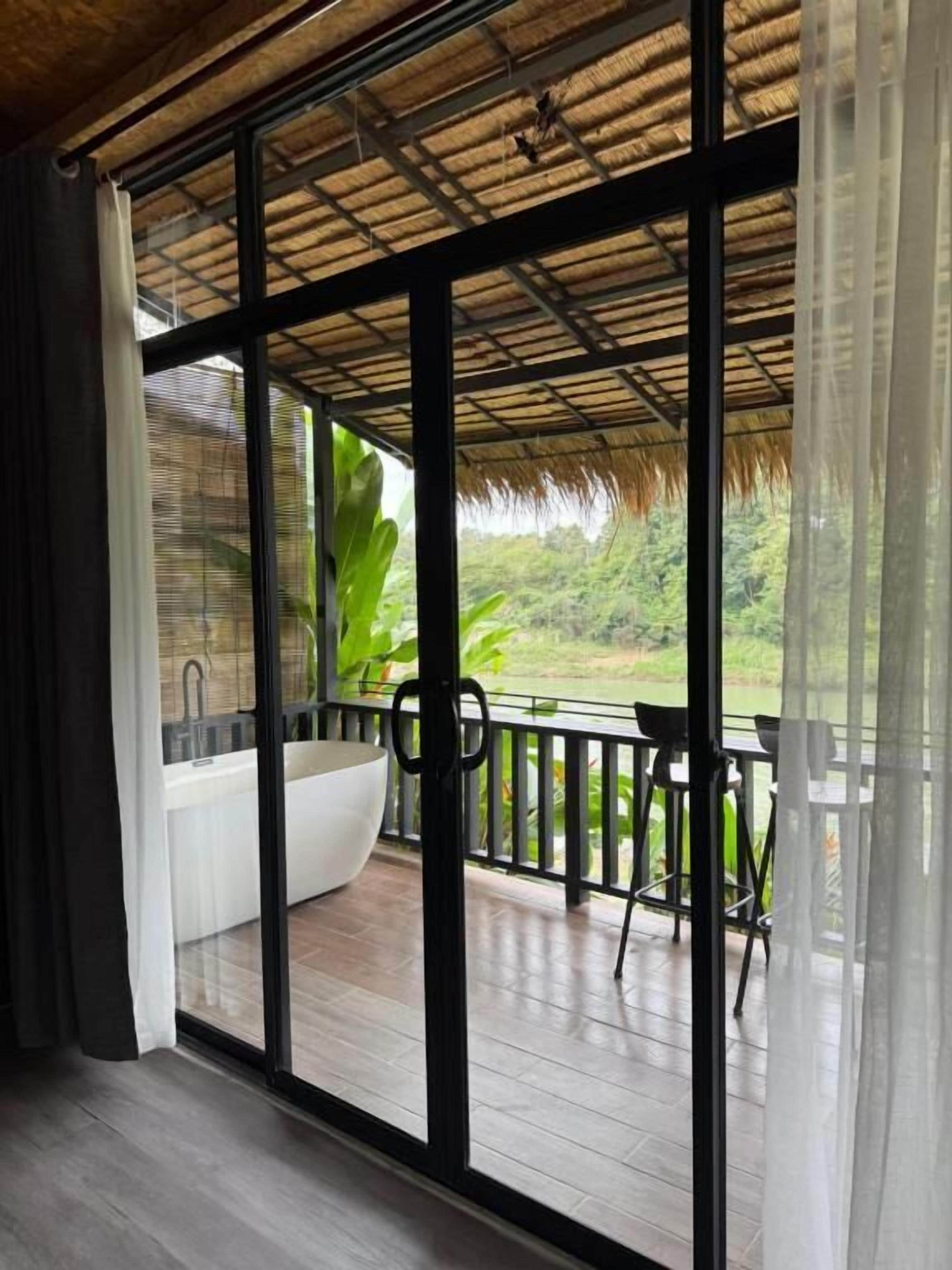 Family Room, Balcony, River View | Interior