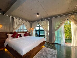 Chambre Deluxe double, balcon, vue sur le fleuve | Draps en coton égyptien, literie de qualité