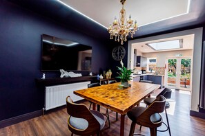 House - London Heathrow Airport 6 Bedroom Ensuite (West Drayton)
