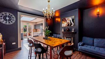 House | 6 bedrooms