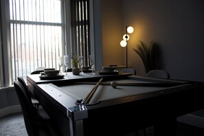 Dining - Modern 3BR Stay for 8 | Easy City Access + Parking + Pool Table for Family Fun (Manchester)