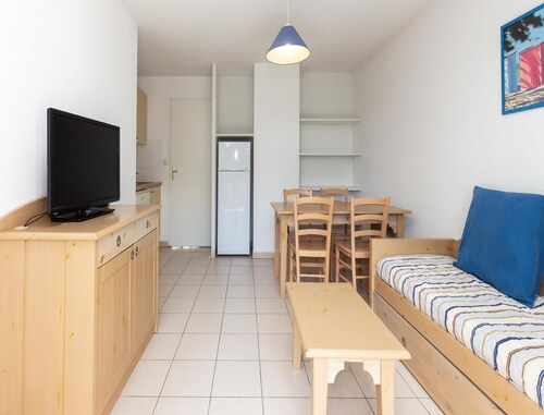 Escape for Seven Guests