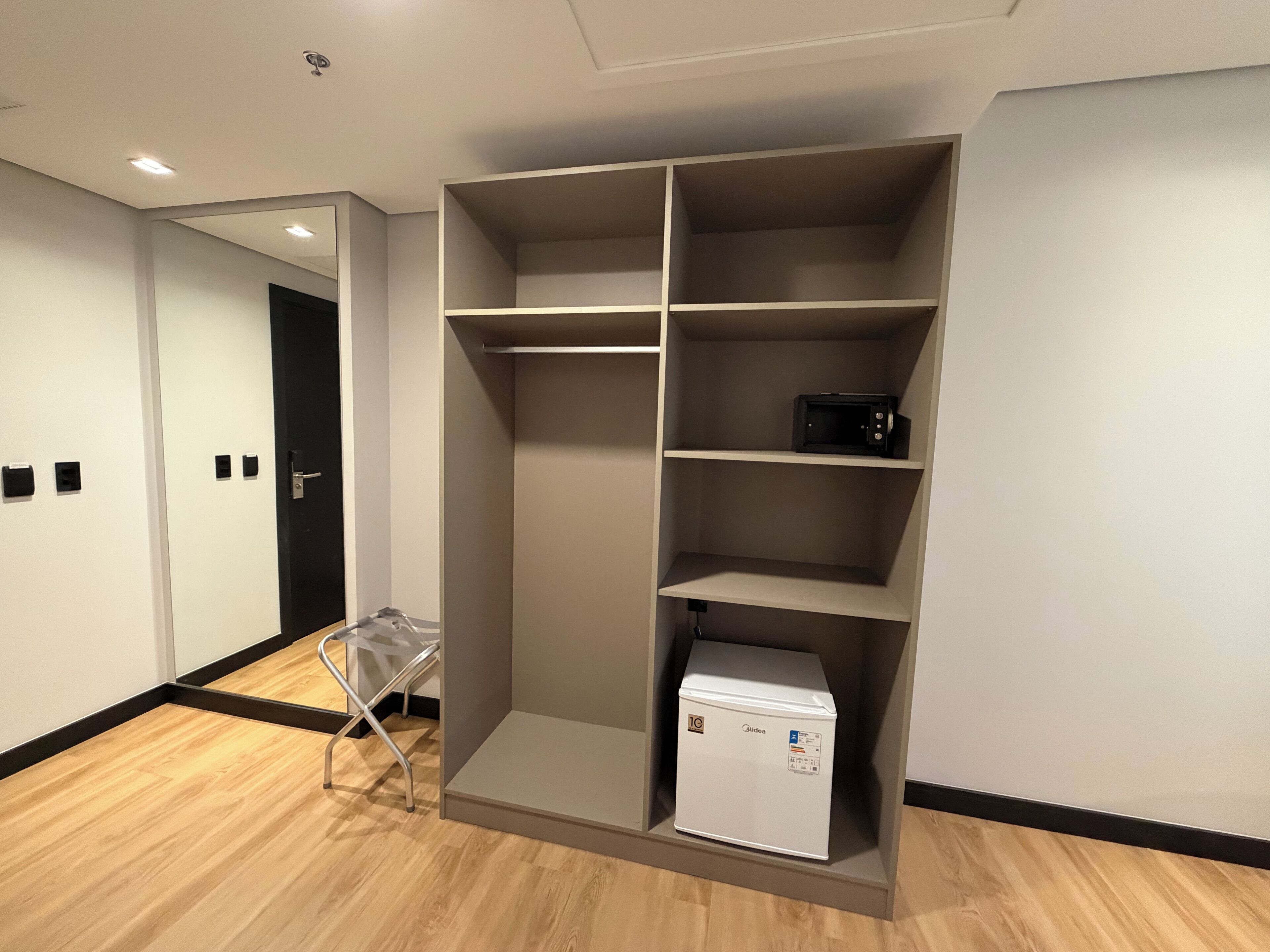 Superior Twin Room | Minibar, in-room safe, laptop workspace, iron/ironing board