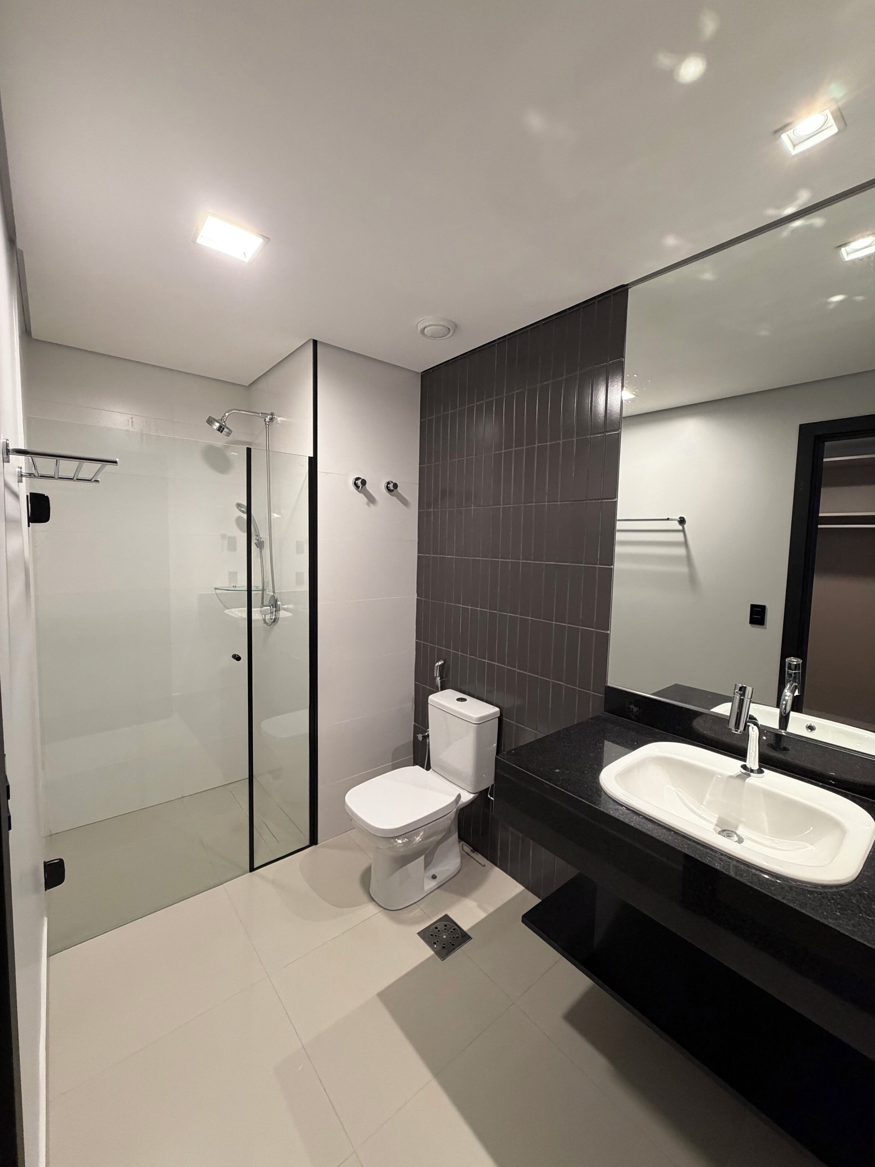Superior Twin Room | Bathroom | Shower, hair dryer, towels, soap