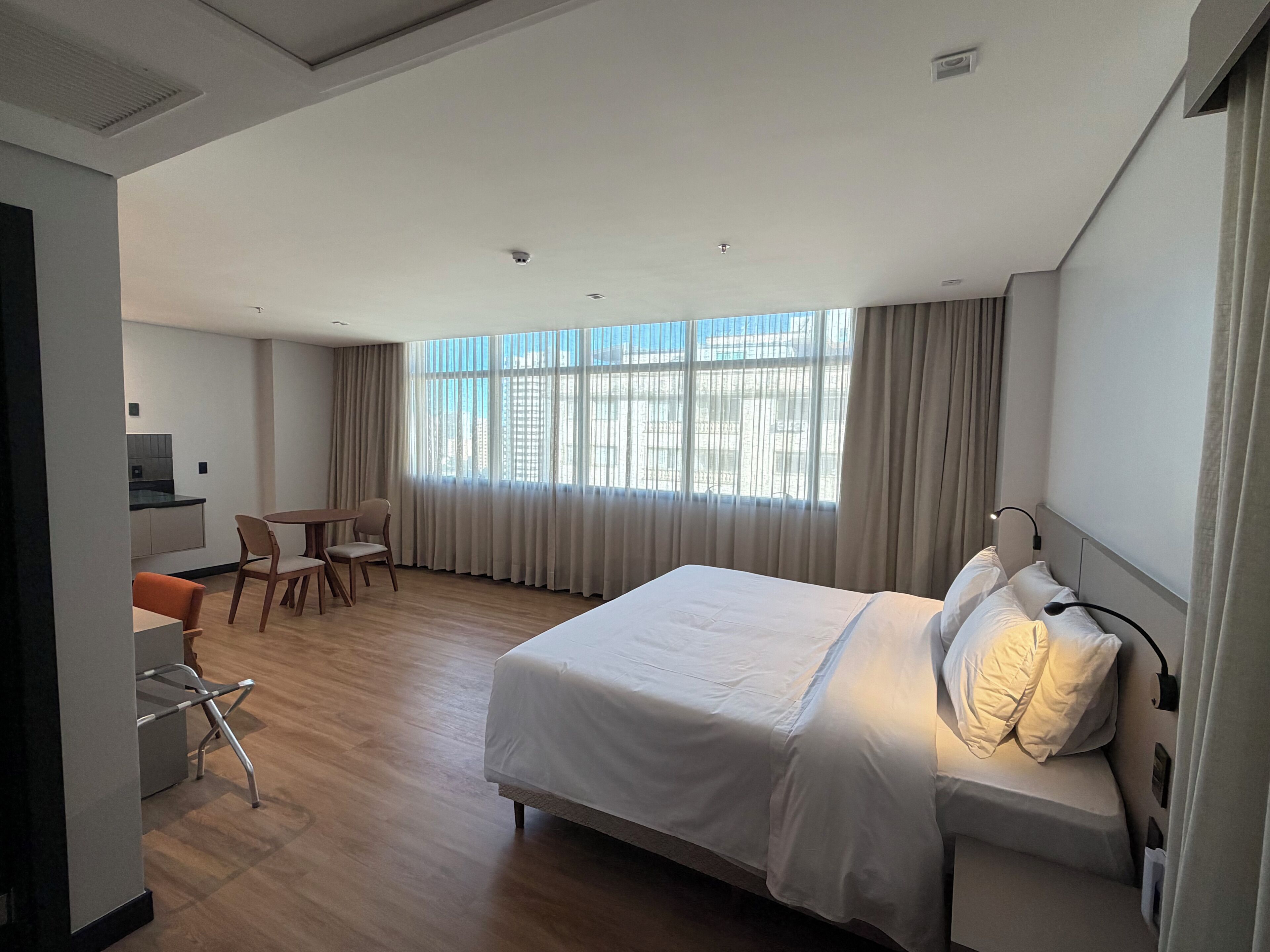 Minibar y caja de seguridad en la habitación 