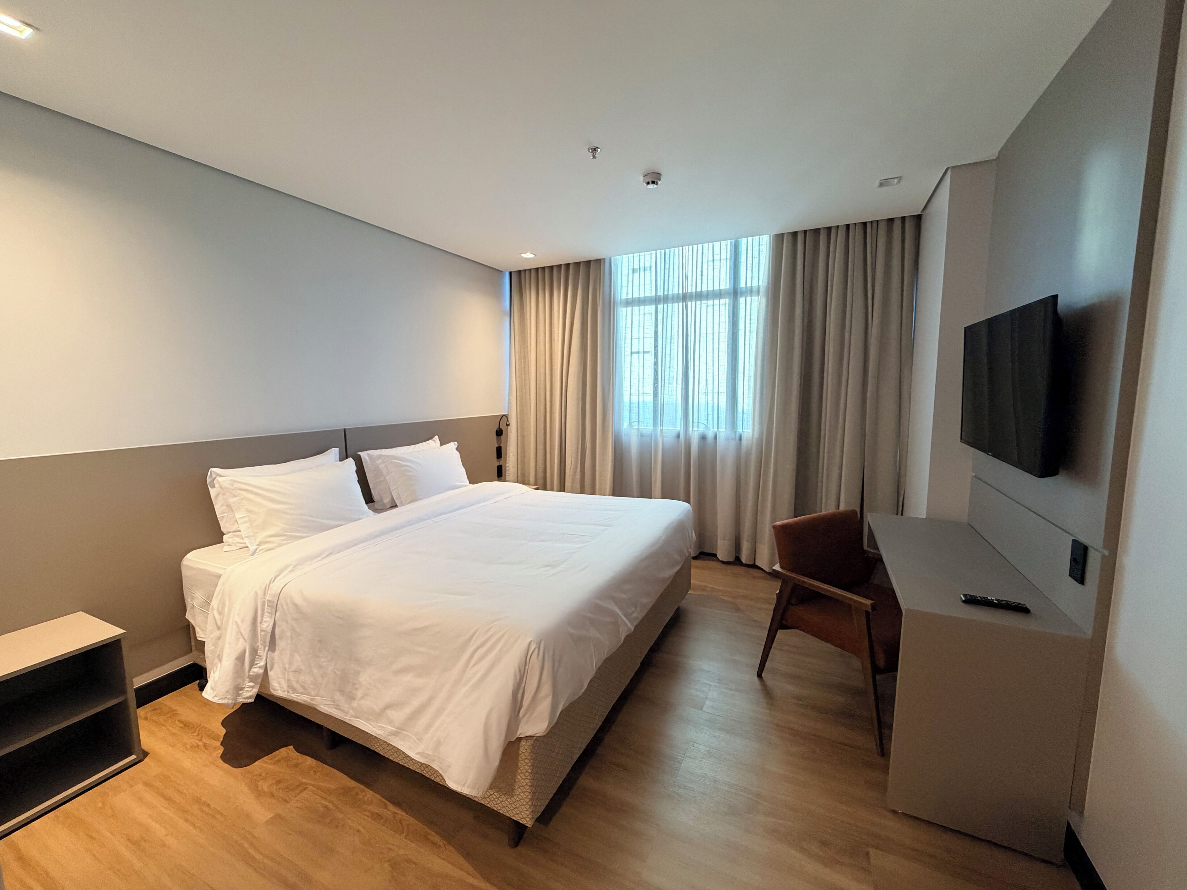 Minibar y caja de seguridad en la habitación 