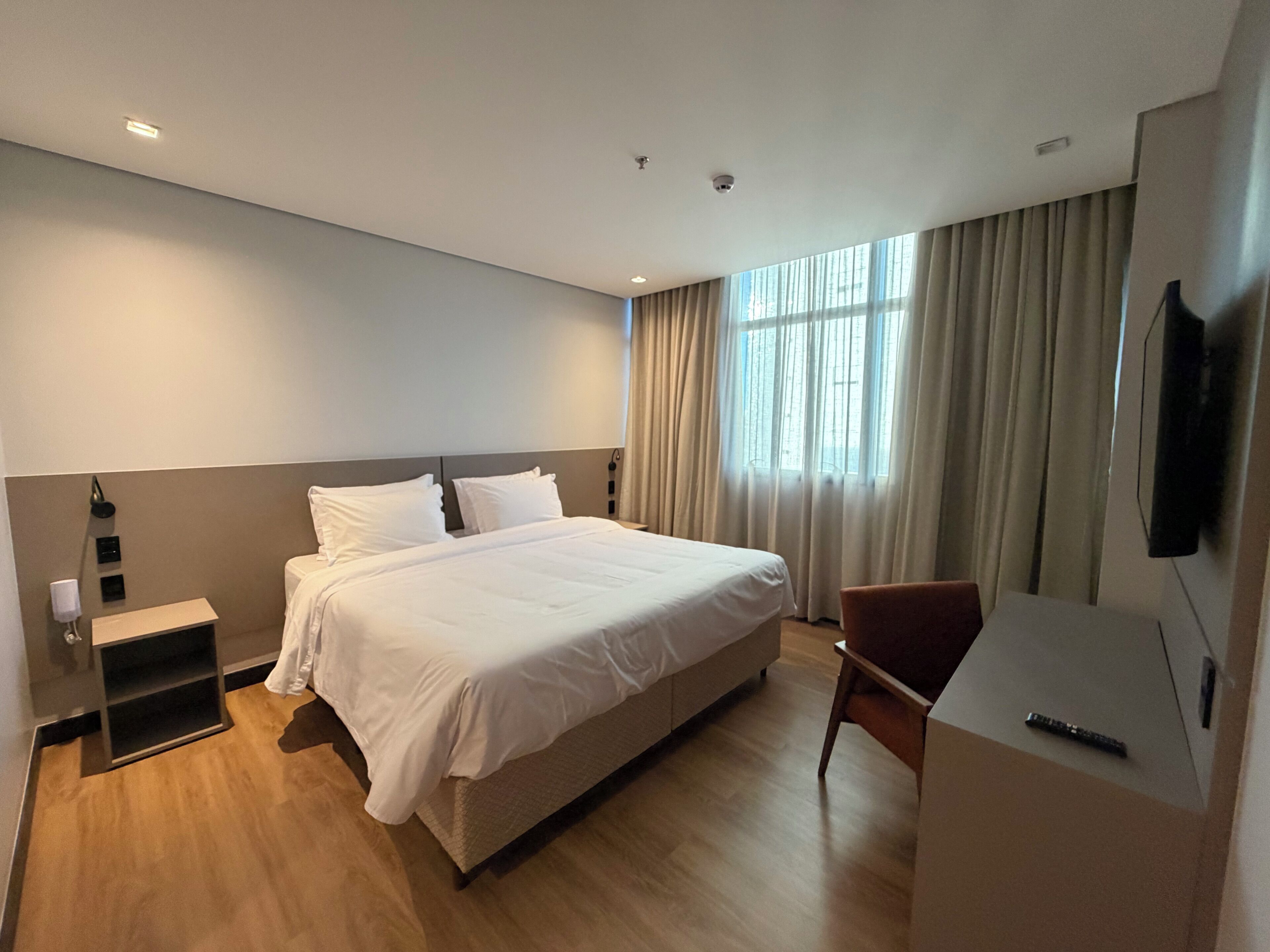 Minibar y caja de seguridad en la habitación 