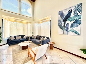 Living area - Stunning 5BR Villa with Private Pool in Escalón (San Salvador)