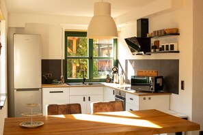 Kühlschrank, Ofen, Herdplatte, Geschirrspüler