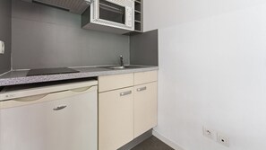 冰箱、微波炉、烤箱、茶具/咖啡用具