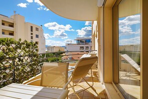 Property grounds - Castel Plage Apartment at the Foot of Le Suquet (Cannes)