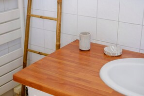 Interior - “Castel Plage” Apartment with Sea View, Wi-Fi, and Air Conditioning (Cannes)
