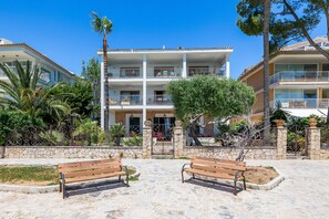 Exterior - 'Voramar 85' Apartment with Sea Views, Wi-Fi, and Air Conditioning (Port de Pollença)
