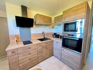 Private kitchen - SUPERB STUDIO (La Londe-les-Maures)