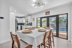 Dining - Casa Mimosa Family Tropical Oasis with Pool (Miami)