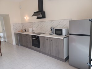 Private kitchen - Vrbo Property (Limalonges)