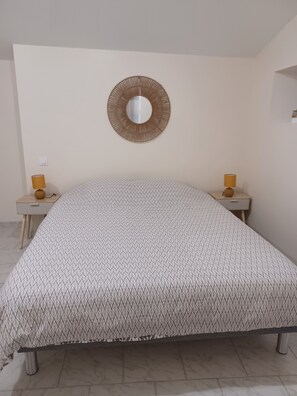 Room - Vrbo Property (Limalonges)