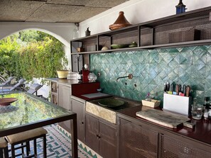 Fridge, microwave, oven, stovetop - La Muyoise, Village House with Private Pool (Le Muy)