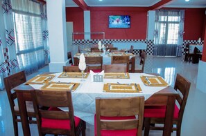 Classic Room, Balcony | Dining
