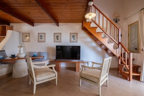 Interior - Villa with Pool - Just 1 Minute Walk from the Beach (Porto Pinetto)