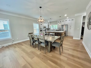 Dining - Charming 4-bedroom house with AC in friendly Chamblee (Chamblee)