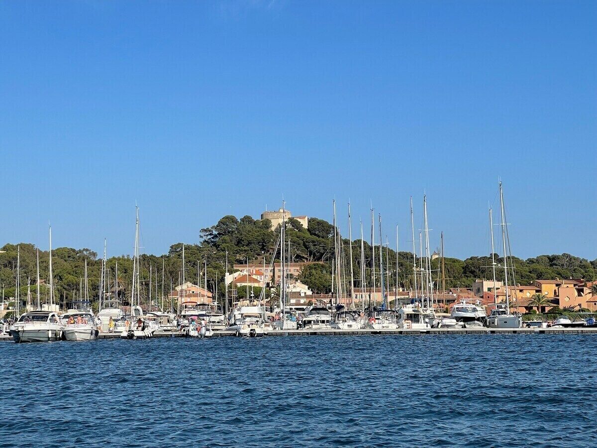 Habitación Deluxe, baño privado, vistas al puerto | Vistas desde el alojamiento