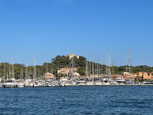 Catamaran EDEN
