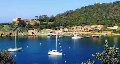 Catamaran EDEN