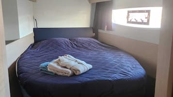 Deluxe Room, Private Bathroom, Harbor View | In-room safe, blackout drapes