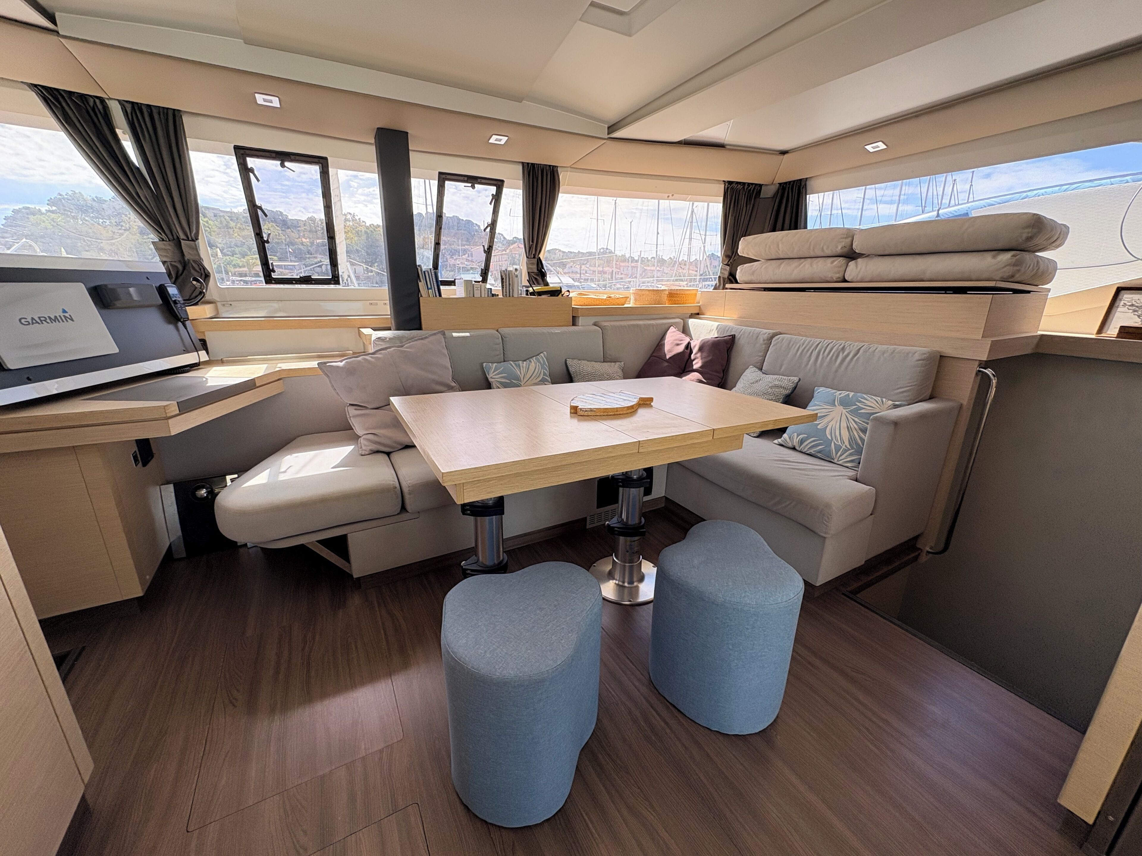 Chambre Deluxe, salle de bains privée, vue port | Intérieur