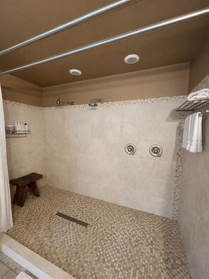 Jetted tub, hair dryer, towels, soap