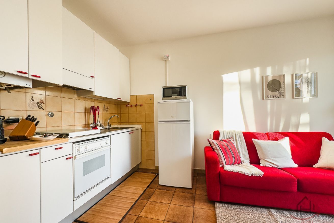 Frigorifero, microonde, forno, spezie