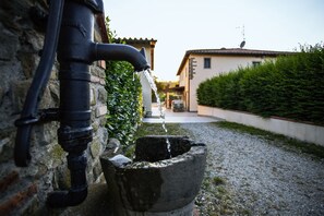 Property grounds - Quadruple Room Claudia: Space and Comfort in the Heart of Mugello (Borgo San Lorenzo)