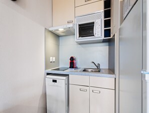 Apartment | Private kitchen - Apartment Near the Center of Grasse (Grasse)