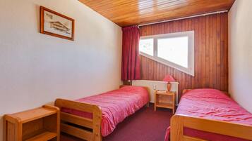 House | 3 bedrooms, bed sheets