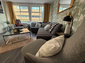Living area - Cosy Apartment within a short walk to the nightlife and the business district (Liverpool)